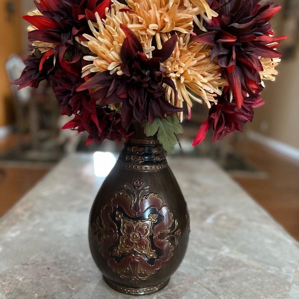 Antique Style 12 inch Vase.